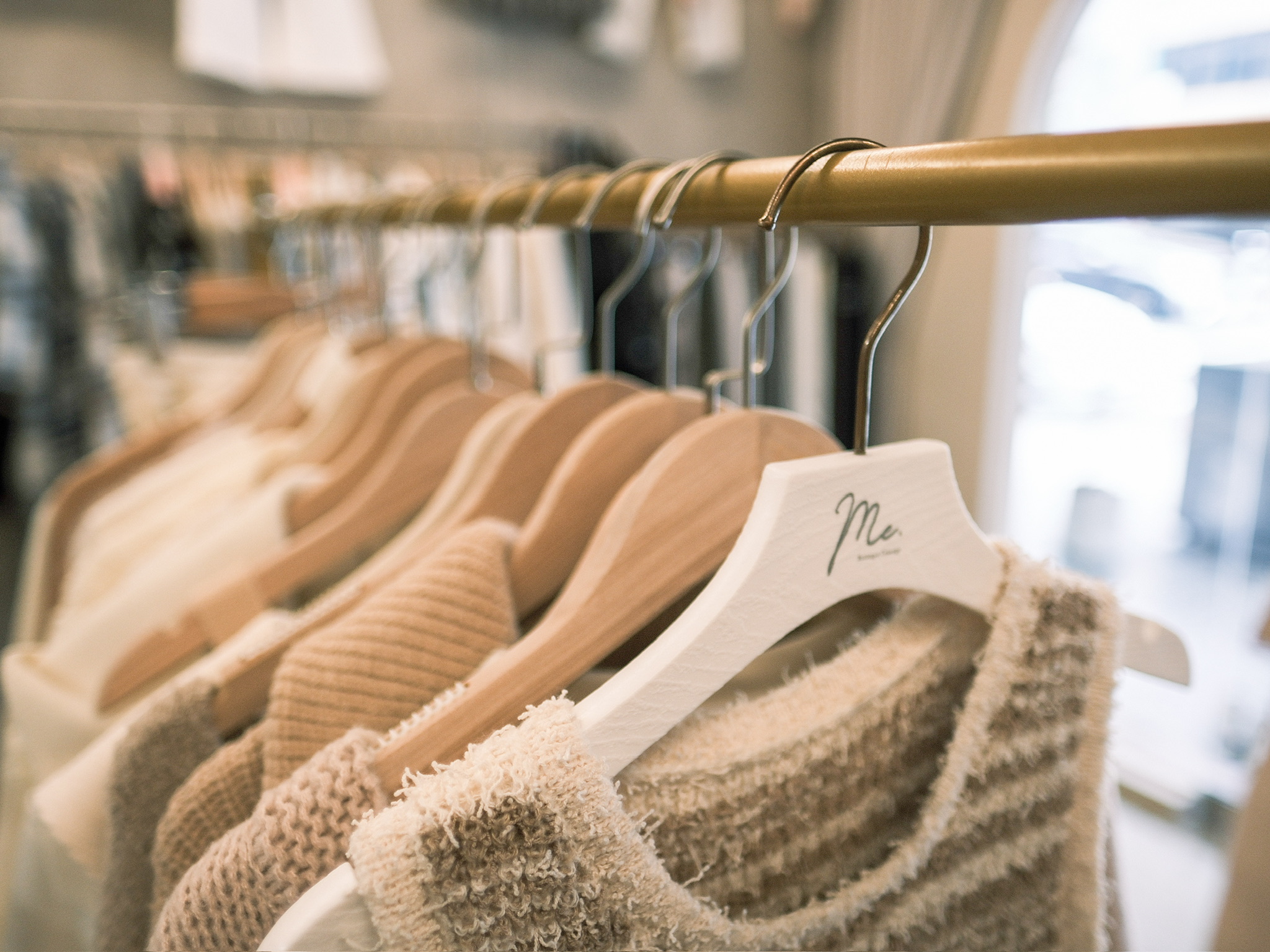 me.studio 店內衣架與針織單品